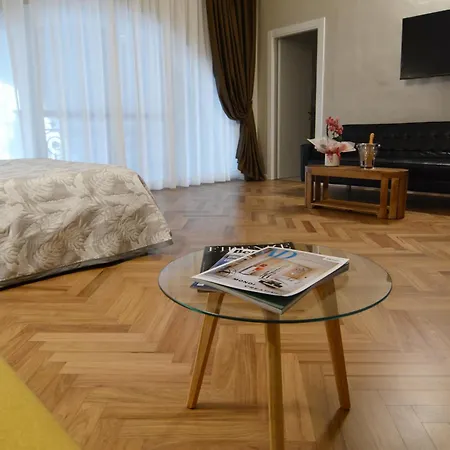 Residenze Strozzi Pensjonat *